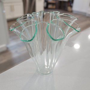 Vintage Blown Glass Clear Vase With Ruffled Handkerchief Green Tinted Edge Mcm
